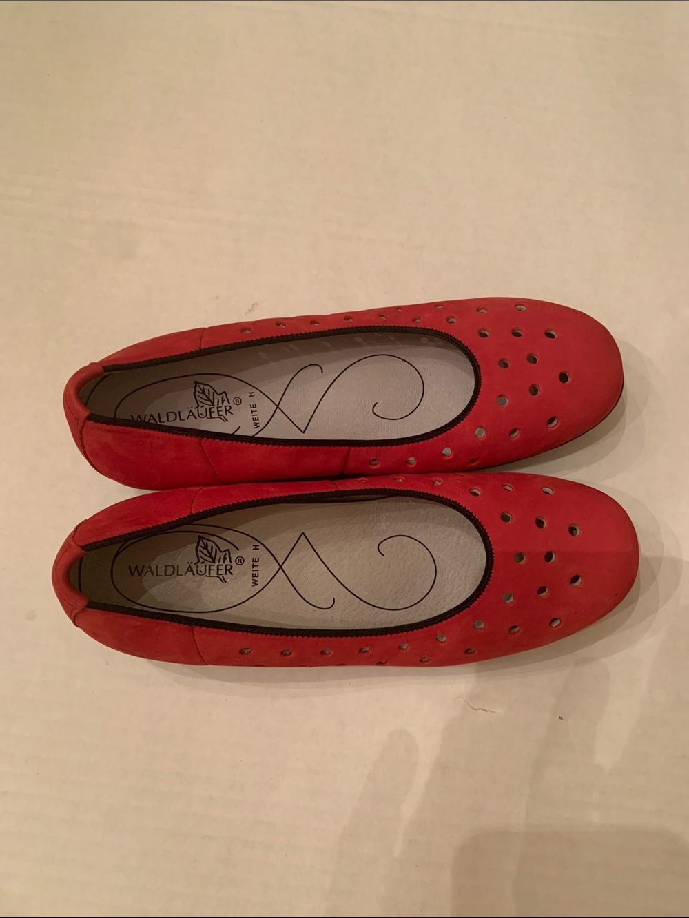 VGUC Waldlaufer Hadya Red suede flats women size 8 - Picture 2 of 14